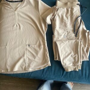 Fabletics Cream scrub set XL